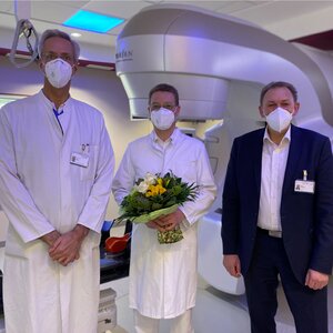 Klinikum Herford_Klinik für Strahlentherapie hat neuen Chefarzt_Prof. Jan Kähler_Robert Brauer_Peter Hutmacher.jpg