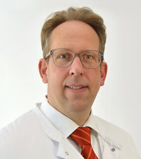 Dr. med. Claas Eickmeyer_2021.jpg
